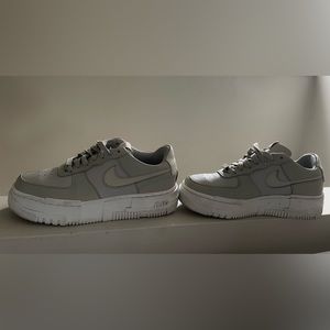 Nike Air Force 1 Pixel